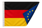 Doppelseitige Flagge mit der Deutschlandflagge auf der Vorderseite und der Europaflagge auf der Rückseite, Ecke umgeschlagen: zwei getrennte Drucke, beide Seiten lesbar